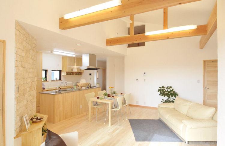 株式会社アイ創建 中古一戸建住宅4ＬＤＫ しっくい塗り替え工事