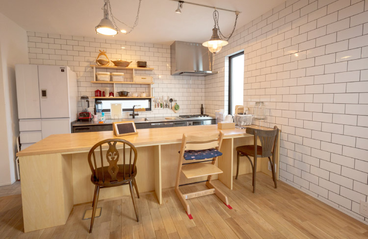 株式会社アイ創建 30坪4人家族向け新築住宅 室内壁・天井の全てしっくい塗り