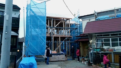 秦野市の注文住宅　折上げ天井のリビングと間接照明の家【B様邸】祝 上棟式