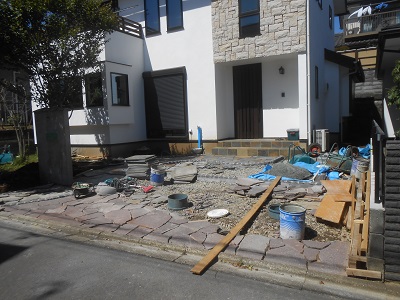 秦野市の注文住宅　思い出を残した建て替えの家【N様邸】外構工事