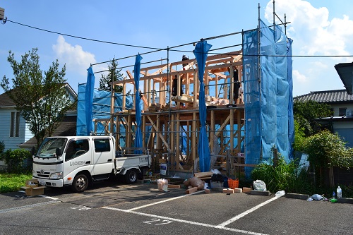 横浜市の注文住宅　クールーフ屋根の家【U様邸】祝 上棟式