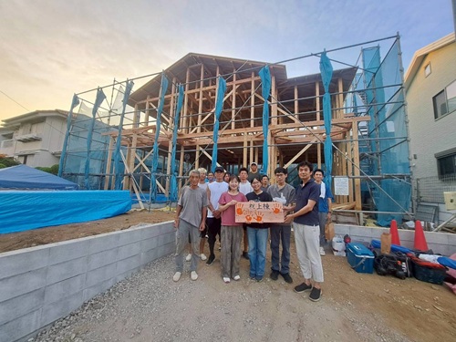 横浜市の注文住宅　遊び心満載の無添加住宅【Y様邸】祝上棟式