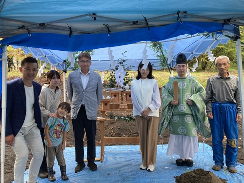 静岡･小山町の注文住宅　ドッグラン併設で友人も集う1.5階建ての家【I様邸】祝地鎮祭